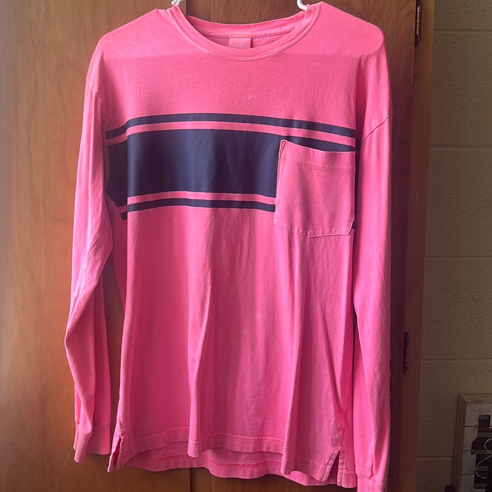 PINK Long-Sleeved Graphic Tee